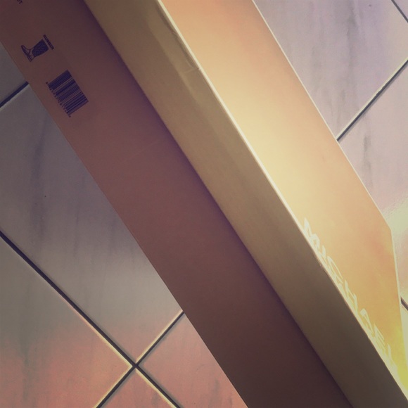 Michael Kors Rain boot - Picture 2 of 4